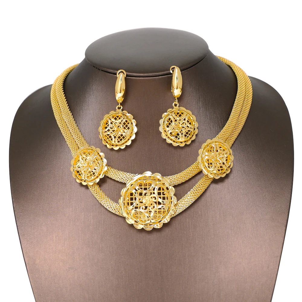 

Fashion Hollow Out Flower Pendant Necklace Earring Set Women's Jewelry Set Bridal Wedding Necklace Set