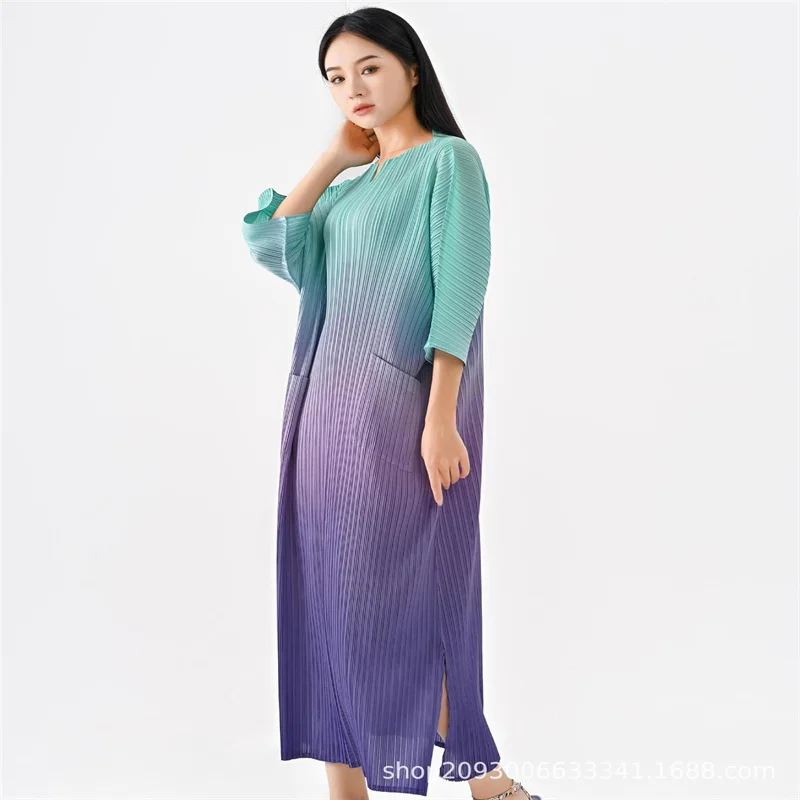 

Miyake Pleated Dress Women's 2023 Autumn New Gradient V-neck Mid-sleeve Slit Loose Large Size Casual Temperament Dress Women