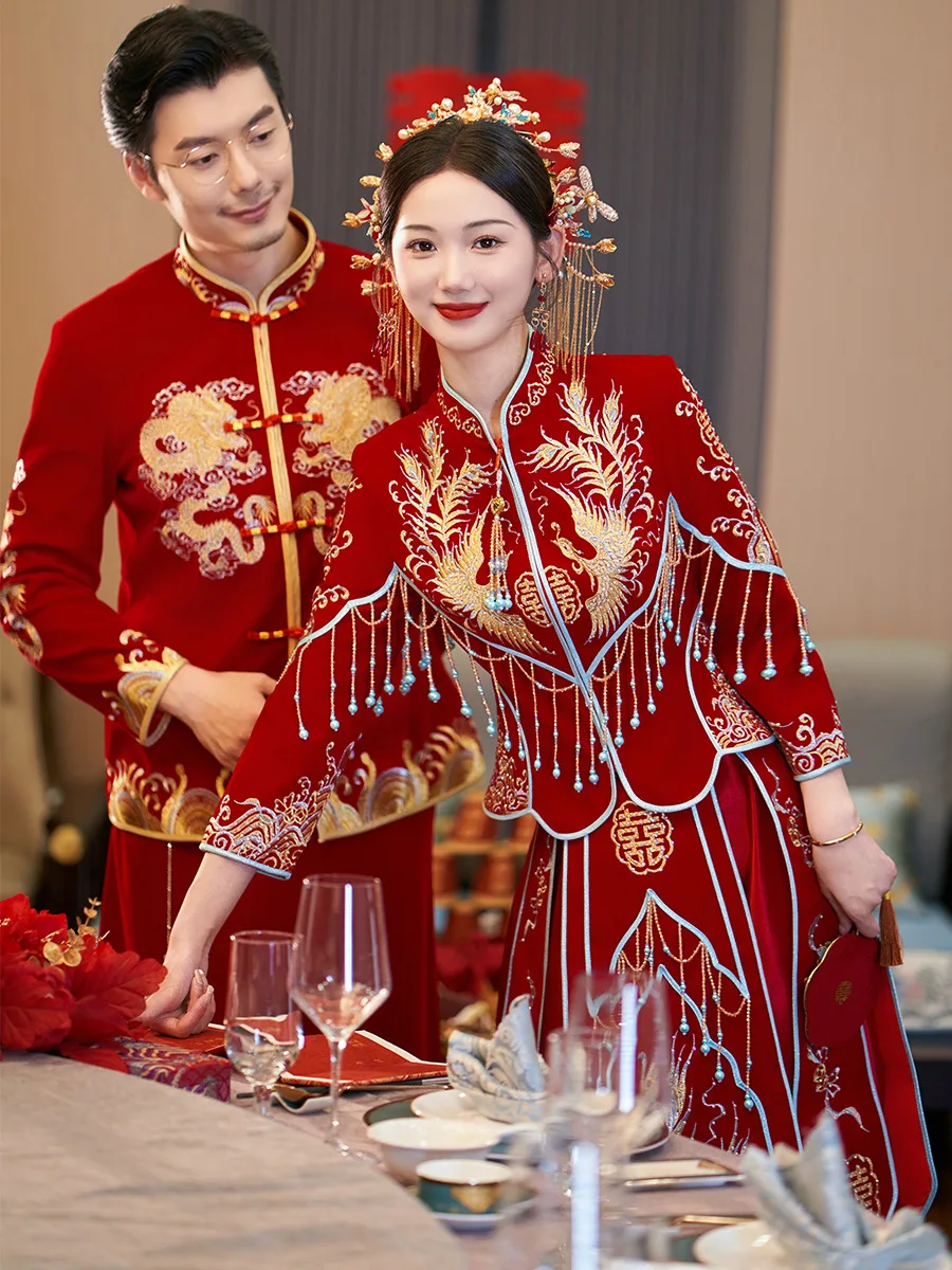 

Chinese Couple Vintage Velour Tang Suit Cheongsam Toast Clothing Costume Dragon Phoenix Embroidery Wedding Dress