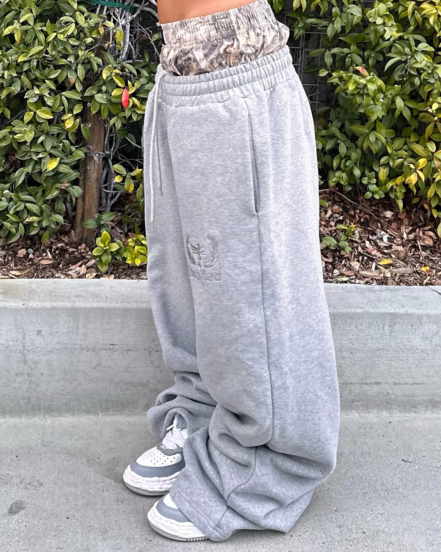 y2k split hem pants - extra small