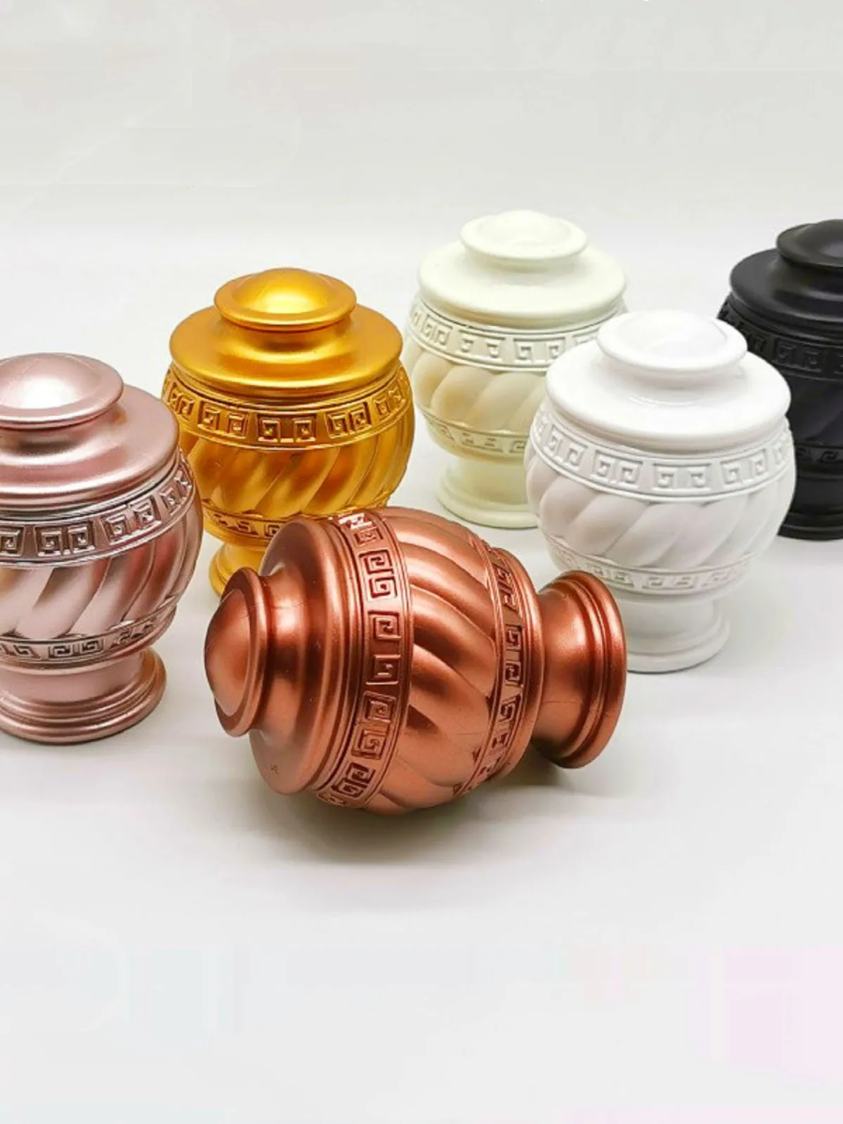 Description Picture 3 of item2pcs European Curtain Rod Decorative Head Roman Rod Seal Decorative Curtain Rod Bracket Home Decoration Hardware Accessories