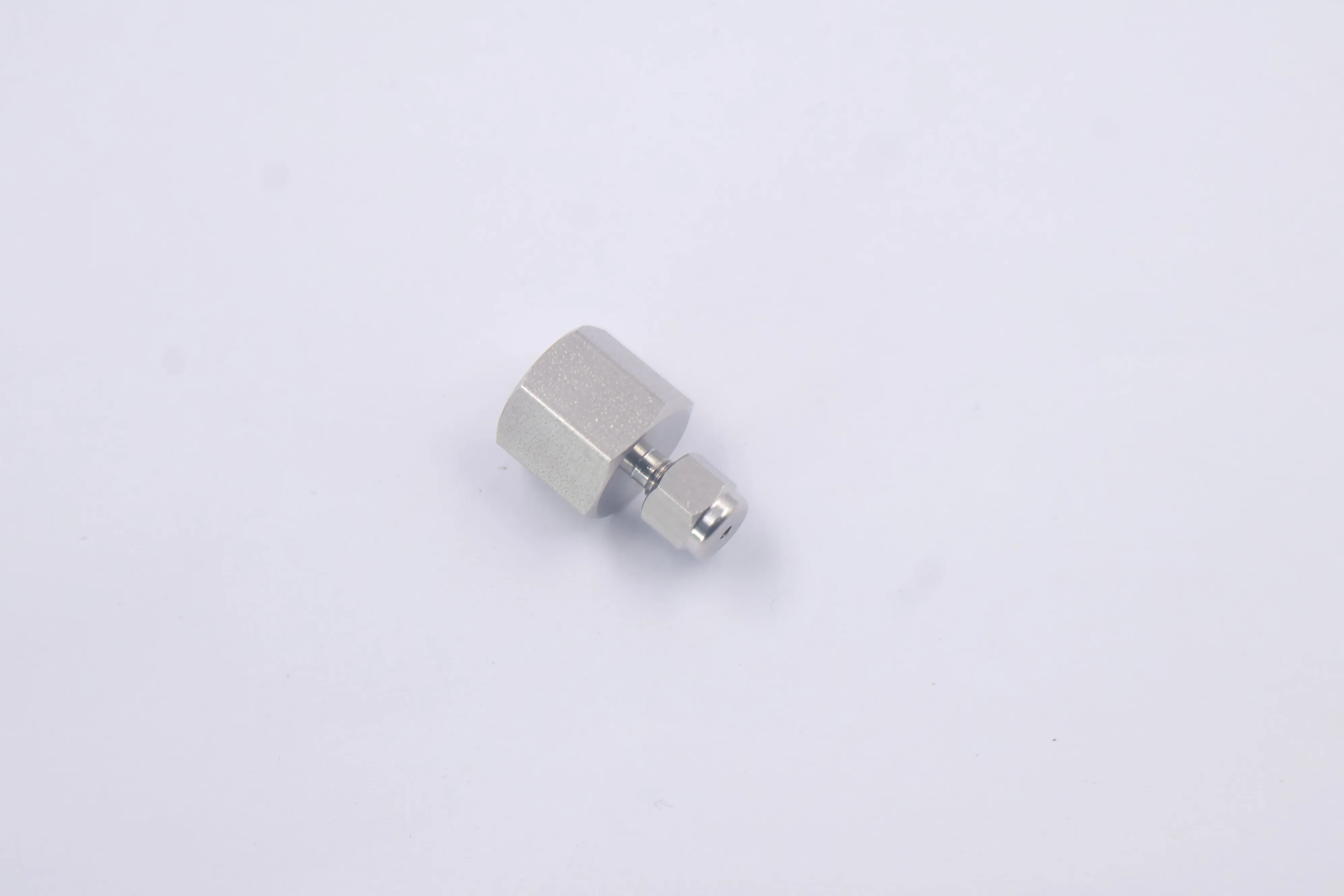 SS-100-7-2, Tube Fitting, Female Connector, 1/16 in. Tube OD x 1/8 in. Female NPT, Can Combination with Swagelok