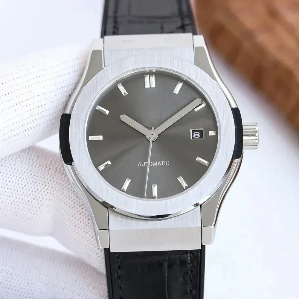 2025 Nuovo orologio meccanico automatico da uomo Orologio da polso in acciaio inossidabile in oro rosa Nero Blu Pelle Zaffiro 42mm Personalizzato