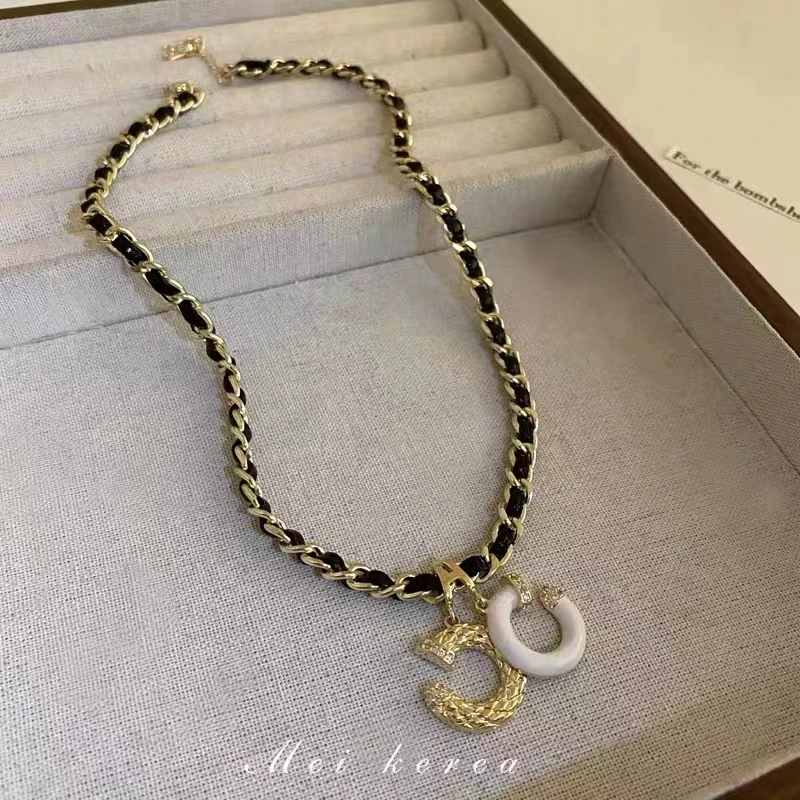 

Korean Zircon Letter Square Necklace Design Sense Sweater Chain Women's Autumn Winter ins Metallic Cool Style Personalized Neckl