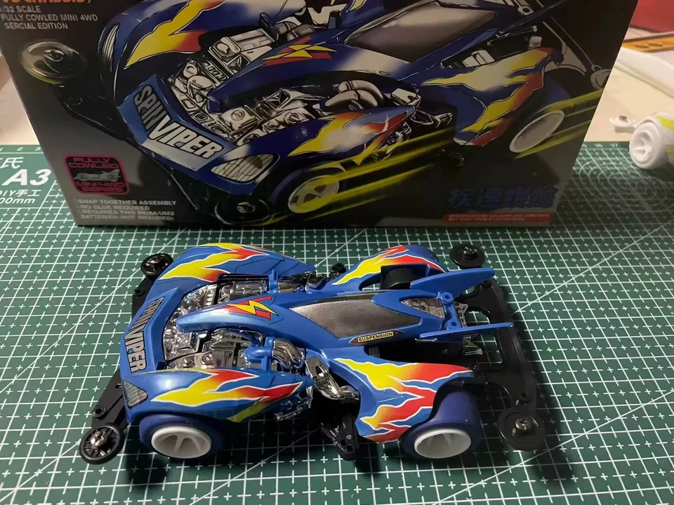 Daxing 1/32 Mini 4WD Car Model SPIN VIPER White/Pearl Blue Special