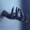1pc-Resin Demon Claw Hand Witch Arm Holder,  Pendant Halloween Decor Wall Hanging Accessory Craft Supplies for Home Decoration 1