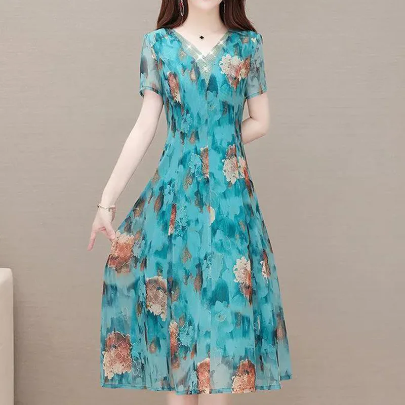 Рисунок 4 - Женское шифоновое платье-трапеция с коротким рукавом