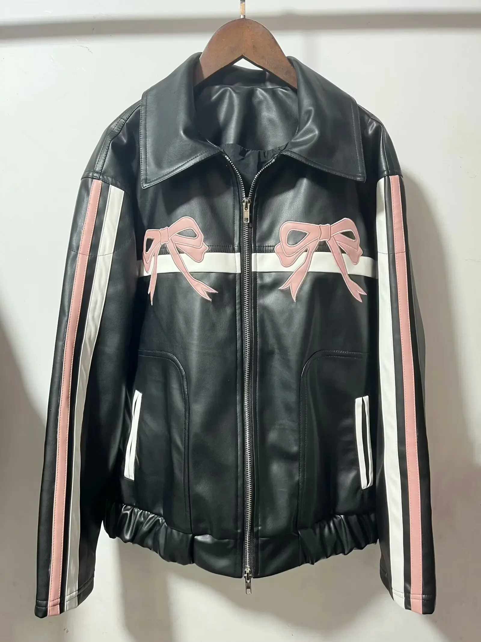 2024 New Women's Sweet Cool Bow Retro Black Leather Jacket To Show Off Your Sexy Figure Bomber Jacket Women Fashion Coats