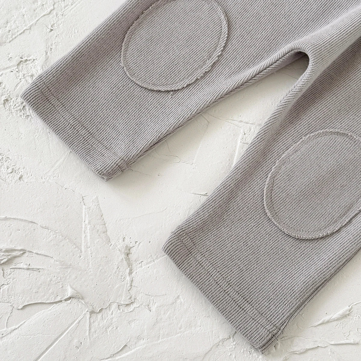 Babykleidung aus Baumwolle für Frühling und Herbst, Lamm-Muster Handtuch-Stickerei Oberteil + Lässige Knieschutz-Hosen Sets – Detail 6