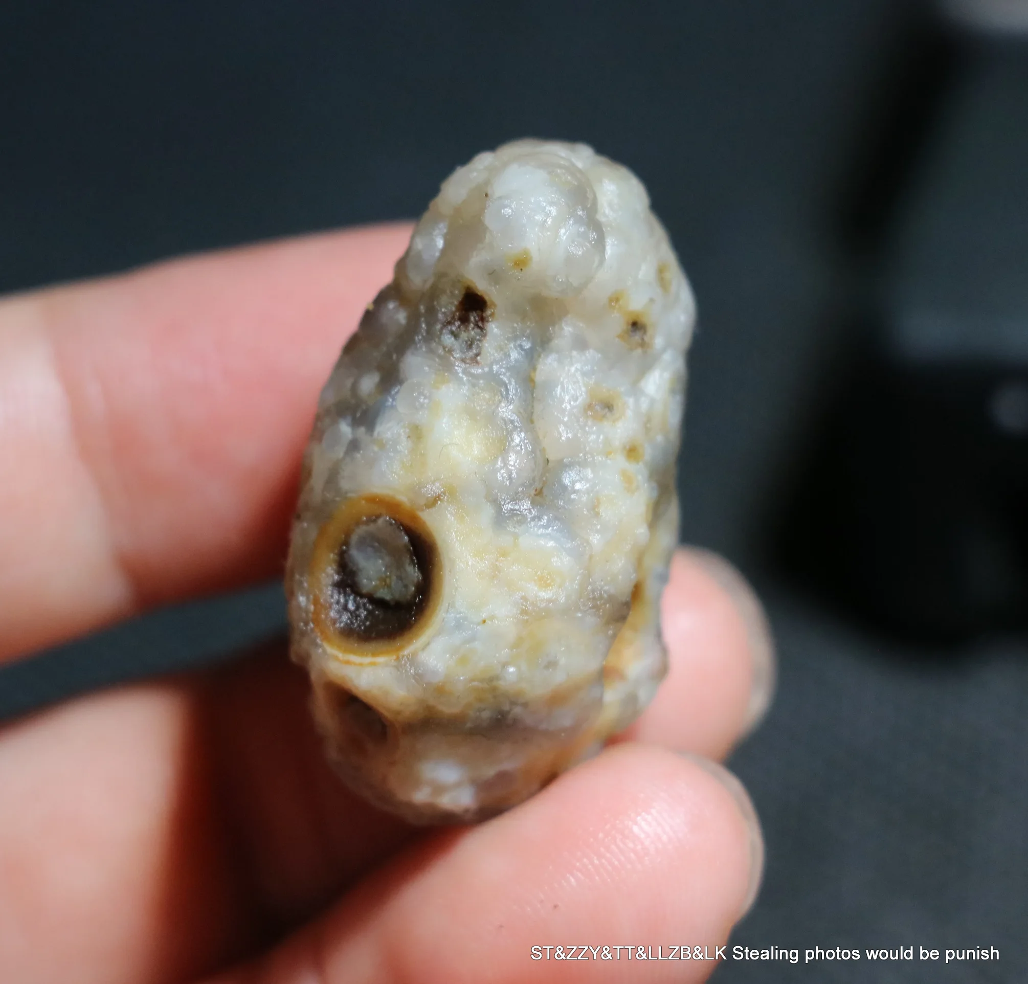 

A Big Treasure Energy Chinese Desert Alashan Gobi Agate Natural Eyes Bead Cool Style Display Amulet NO HOLE UPD0522A26