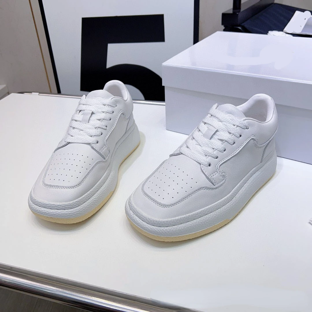 

European and American New Autumn 2023 New Little White Shoes Couple Casual Board Shoes Solid Medium Heel Thick Sole Versatile