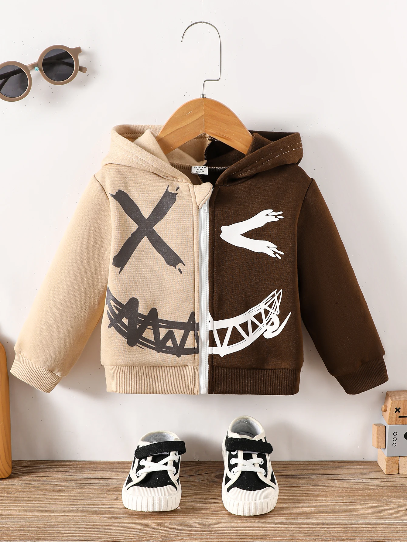 Autumn And Winter Asymmetrical Expression Printed Baby Boy Top Coat Color Matching Fashion With Hooded Zipper Outside Clothes