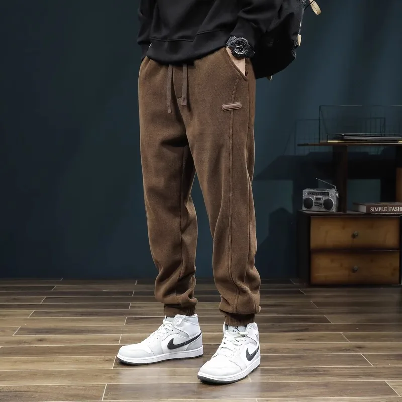 Brown color [regular style]