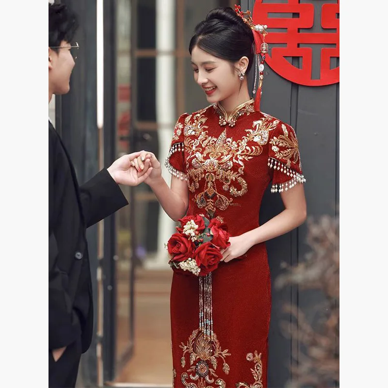 

Fashion Standing Neck Tassel Lace Qipao Red Retro Cheongsam Chinese Traditional Dress Elegant Bride Toast Clothes