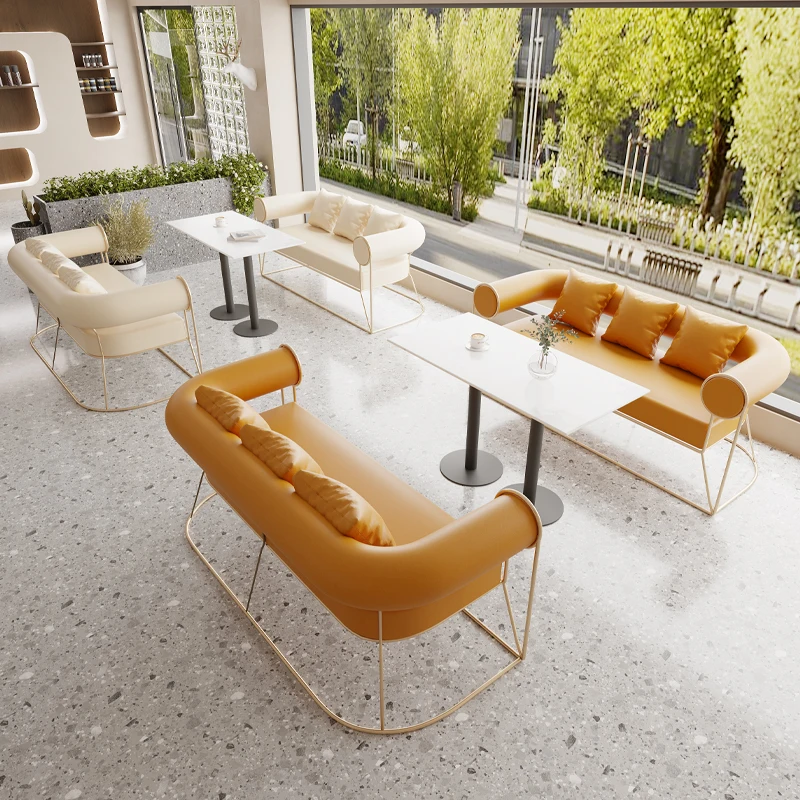 Рисунок 4 - Кофейный столик и стул