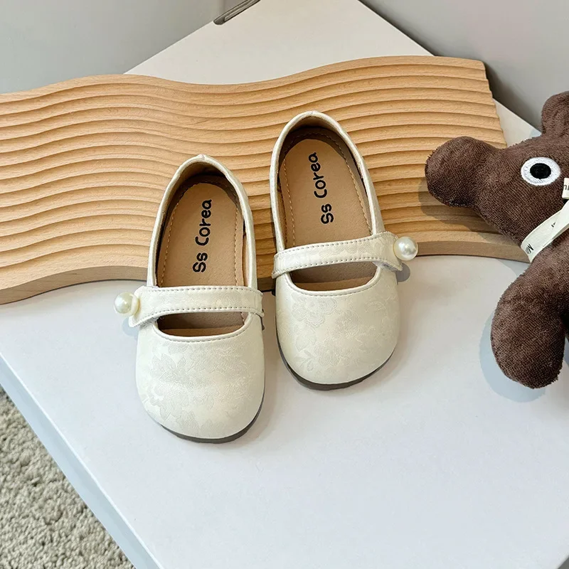New Girls Embossed Flower Small Leather Shoes Little Kids Baby Princess Shoes Autumn Models Beige Green Silver Girl H07295
