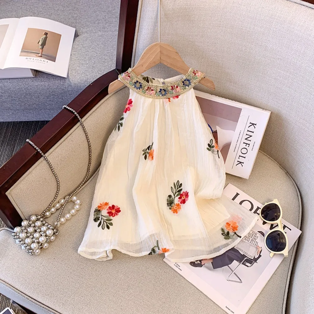 Sommerliches Neues Beiges Blumen-Besticktes Rundhals-Neckholder-Kleid aus Mesh Ärmellos Modische Koreanische Version für Tägliches Tragen