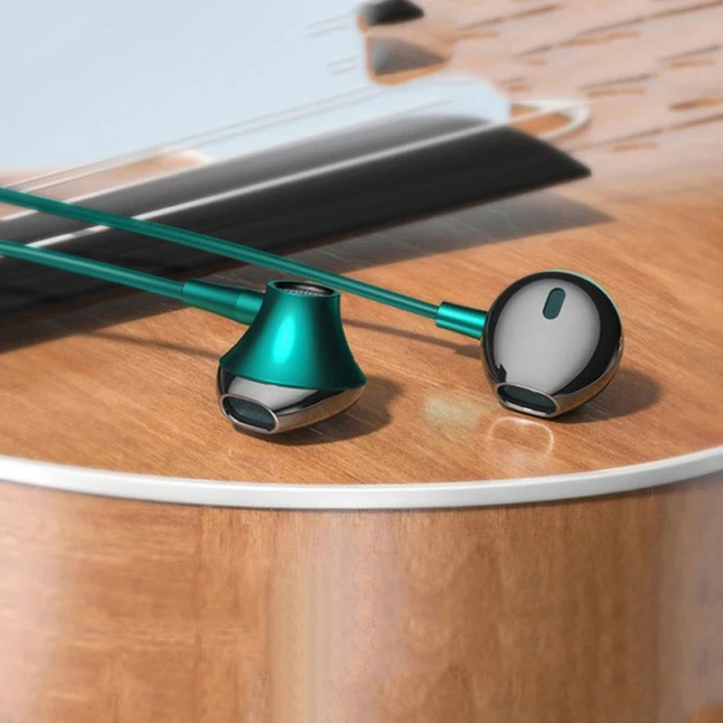 Auriculares in-ear con cable cancelación ruido y micrófono bajo_voghion.com