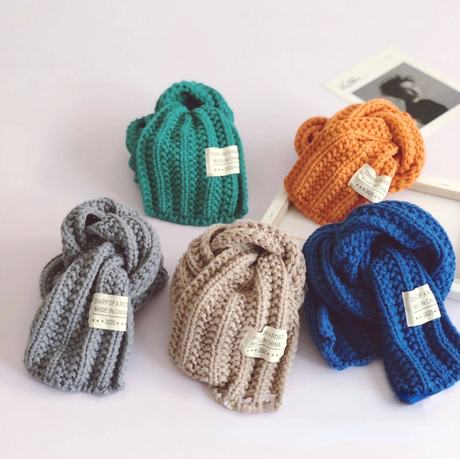 

Ins Wind Bright Color System Solid Color Children's Big Cloth Label Knitted Scarf Autumn and Winter New Boys and Girls