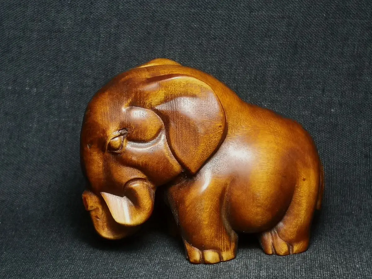 

L 6.5 CM Old Chinese boxwood hand carved Elephant Figure statue decoration Gift collection