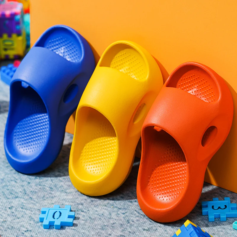 Summer Children's Slippers Solid Color Comfortable Non-Slip Home Bathroom Beach Kids Cloud Slippers Sandals Shoes for Boys Girls