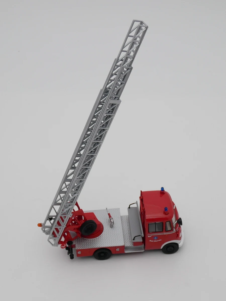 イクソ 1/43 メルセデスベンツ アテゴ　ハレ市消防隊 消防車 完成品 イクソ 1/43 メルセデスベンツ アテゴ ハレ市消防隊 消防車 完成