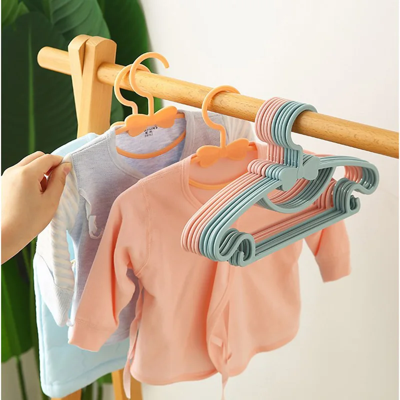 https://ae01.alicdn.com/kf/S70cd25153f7a4446b2318beab157061em/1-5-10pcs-Retractable-Baby-Clothes-Hanger-Racks-Portable-Non-slip-Hanger-Windproof-Children-Coats-Hanger.jpg