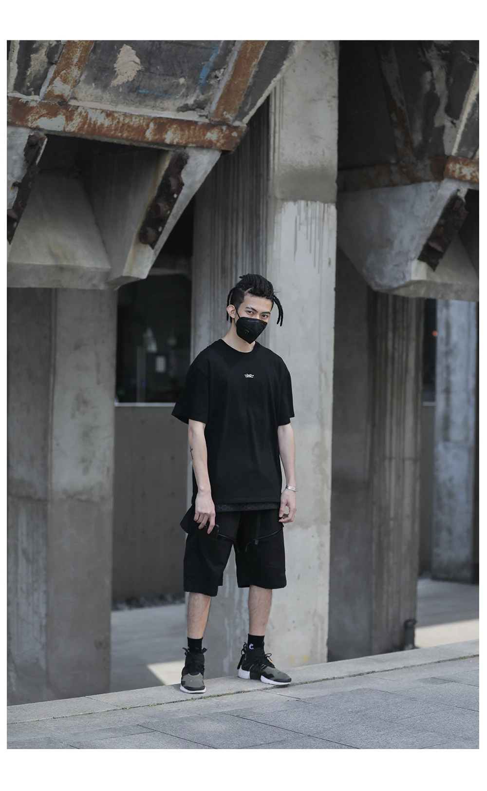 C shorts multipocket elastic waist techwear warcore aesthetic