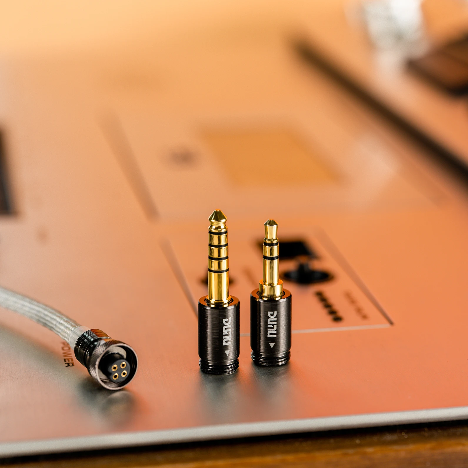 DK3001 BD 2ピン 美品 Dunu-tribridインイヤーイヤホン、9ドライバー、低周波ダイナミック