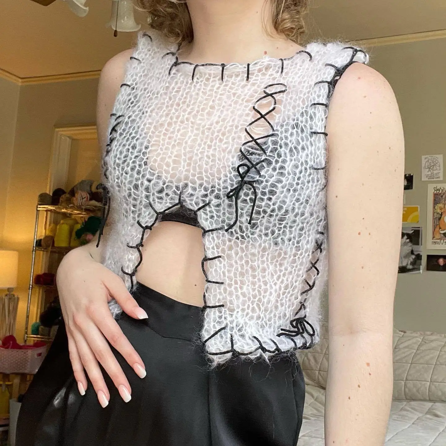 

2023 New Sexy Top Sleeveless Irregular Contrasting Color Slim Soft Knitted T Shirt Special Y2k Style Vest See Through Knitwear