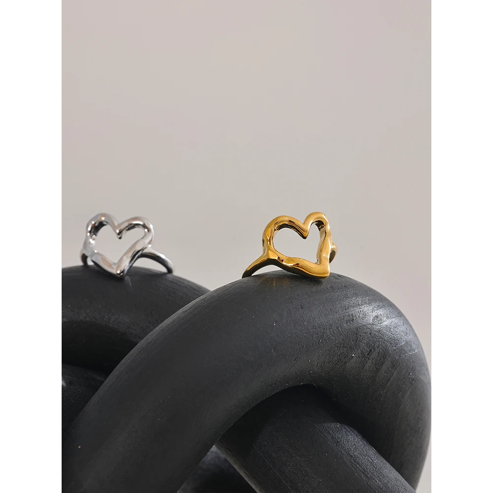 Yhpup Minimalist Stainless Steel Heart Ring Women