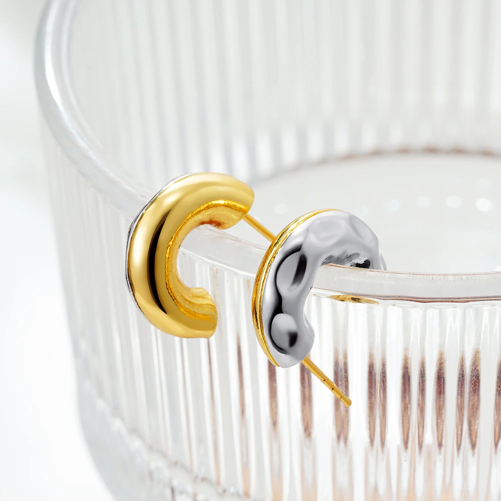 PVD Stainless Steel Chunky Round Tube C-Shaped Hoop Earrings Lava Textured Two-tone 18K Gold Plated Ear Huggie Statement Jewelry