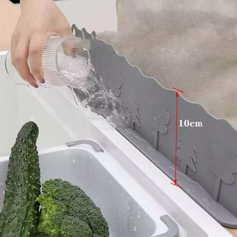 Kitchen Splash Guard Silicone Christmas Tree Shape Sink Baffle