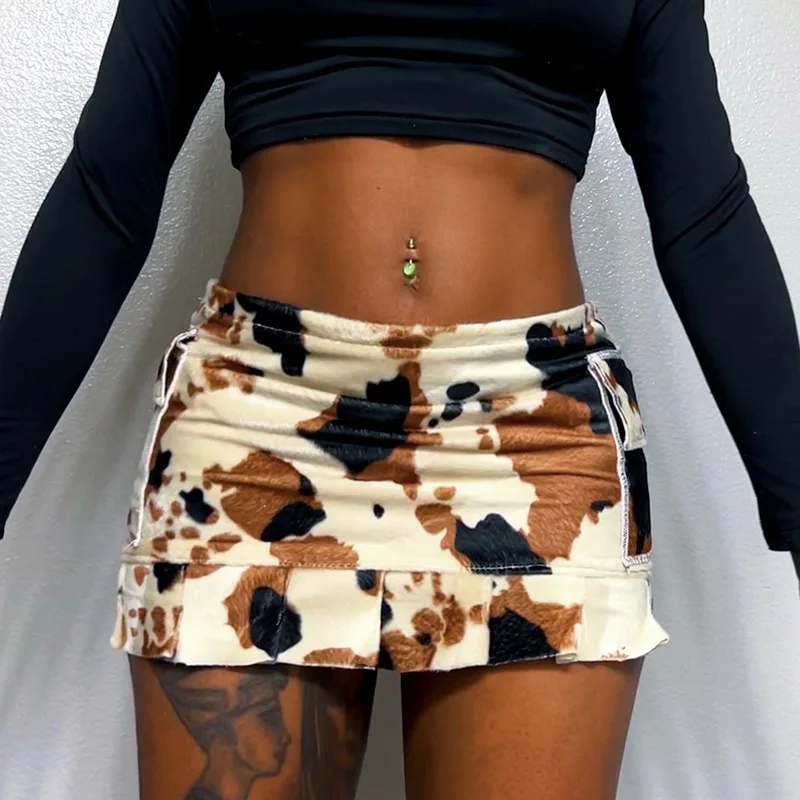 

Featuring Milk Print, Contrasting Color, Plush Knit Patchwork With Pleats, TighT Fitting Buttocks, Sexy Half Body Short Skirt