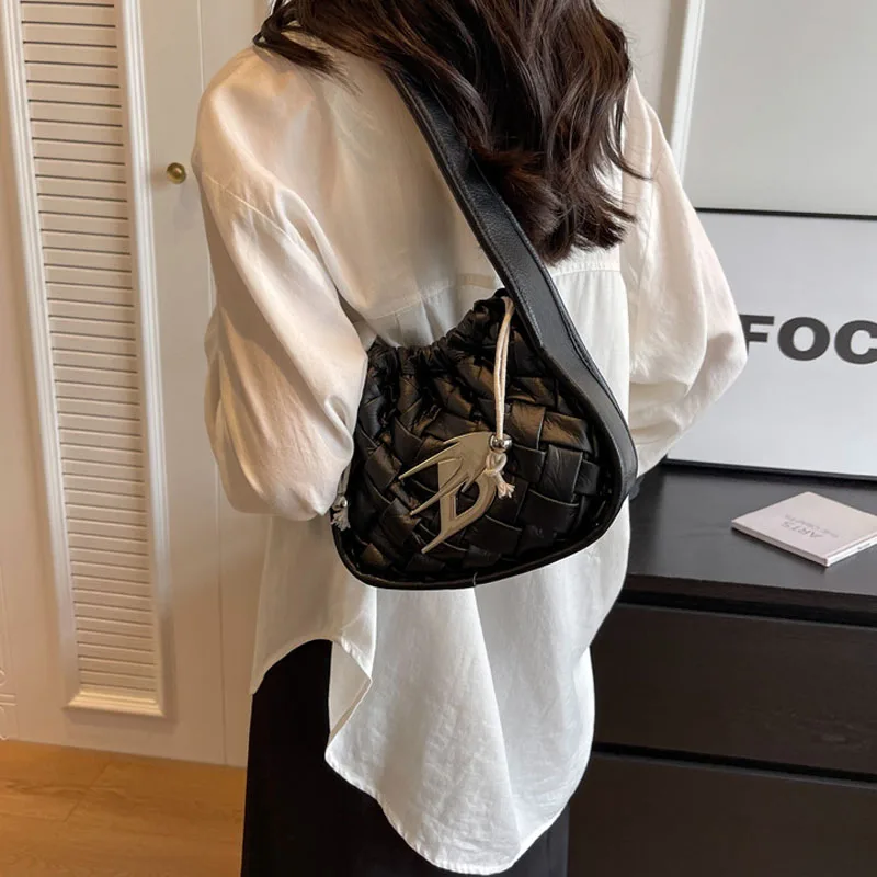 woven leather bag with shoulder strap 2023 Trend Fashion Luxury Designer Handbag High Quality Shoulder Tote Bag For Women