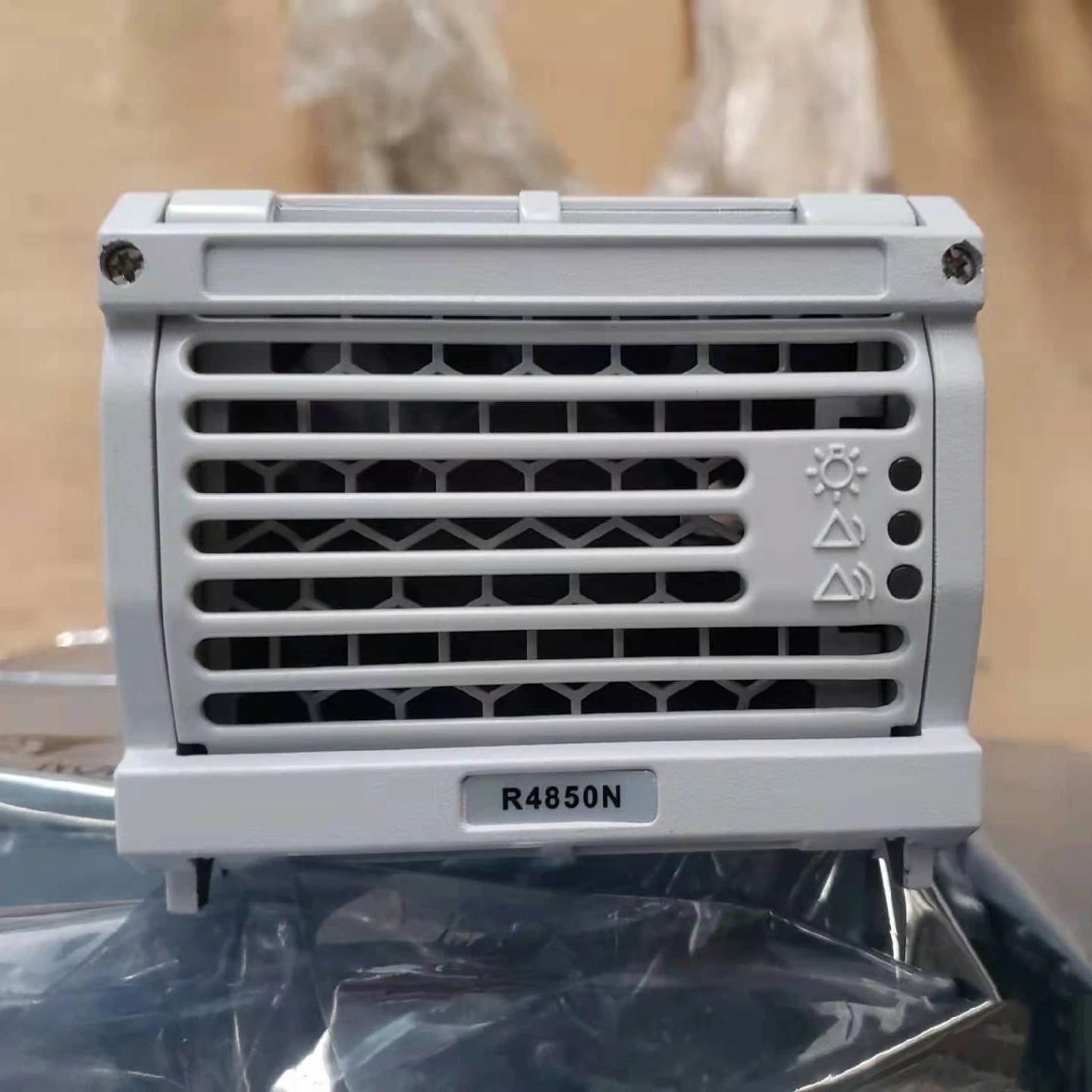 

R4850N1 для цифрового выпрямителя HUAWEI с высокой эффективностью и высокой мощностью, плотность 53,5 В постоянного тока, выход по умолчанию