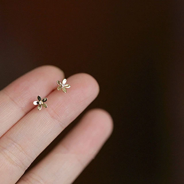 Contemporary Curvy Gold Stud Earrings for Kids
