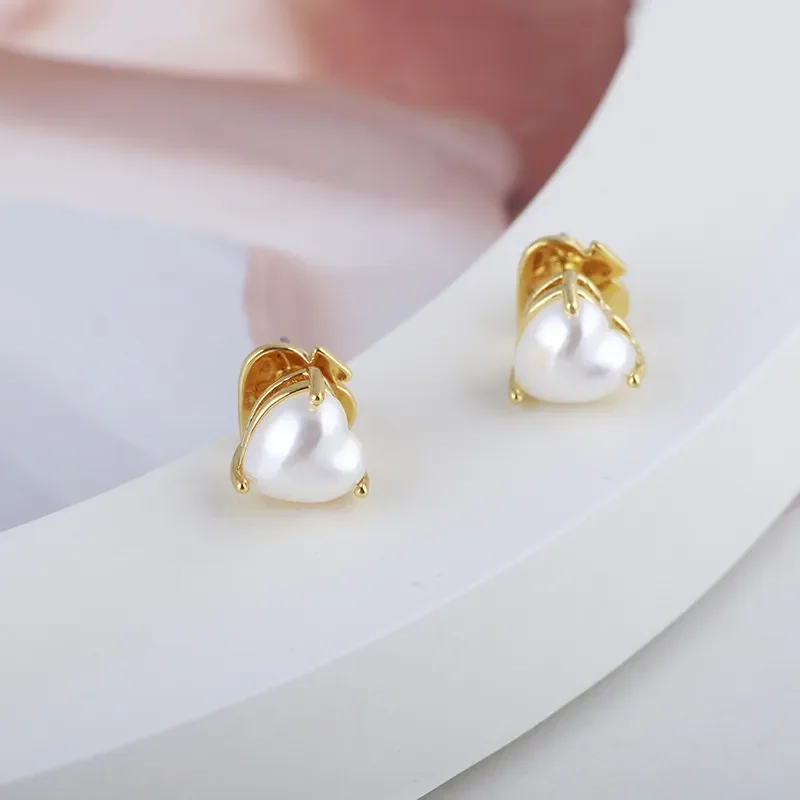 

European And American Jewelry Wholesale Sweet Three-Dimensional Love Pearl Heart-Shaped Fashion Daily Earrings