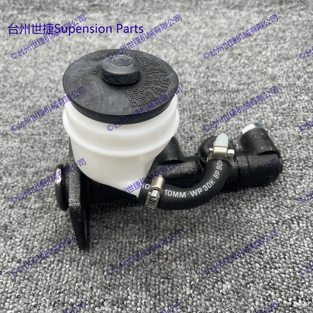 Brake Master Cylinder for TOYOTA LAND CRUISER 60 70 2.4 3.4 4.0 1981-1996 47201-60290 47201-60291