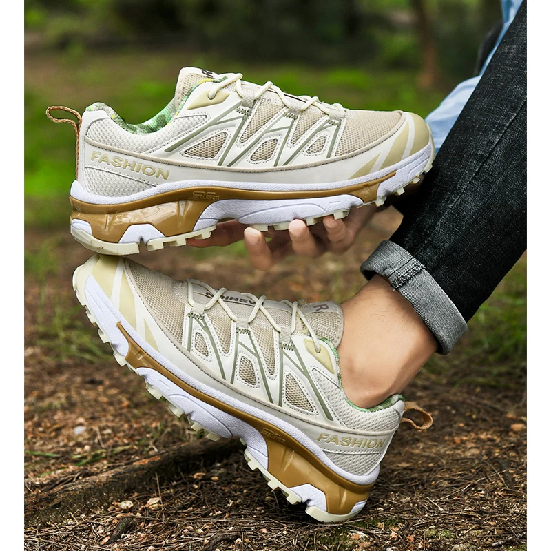 New mesh breathable oversized outdoor hiking and walking shoes