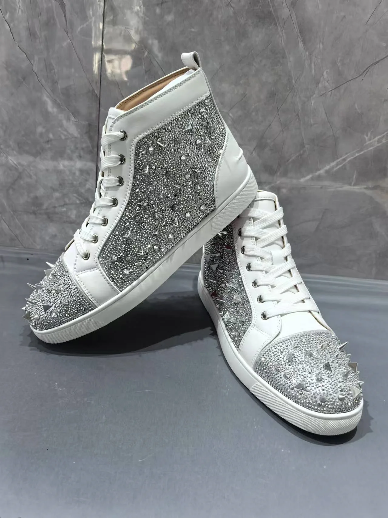 2025 New Silver Couples High Top Casual Shoes Round Toe Flat Strap Rivets Decorated Men's Women's Sports Shoe Women Single Shoes 5