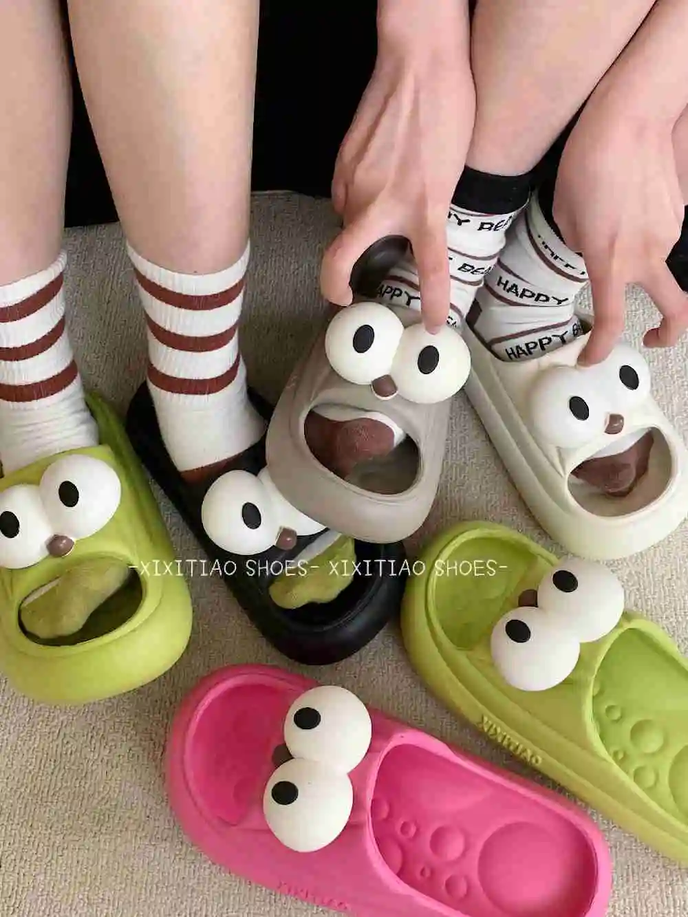 

Cute Dog Slipper Couples Creative Cartoon Big Eyes WomenHome Slipper EVA Anti Slip Thick Sole Sandals For Men Beach Sandals
