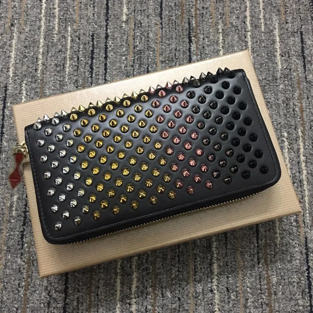 CL 리벳이 달린 진짜 암소 가죽 장지갑, 하이 퀄리티 여성 가방, 캐주얼 스트리트 소가죽 클러치 백, 핫 세일, 신제품