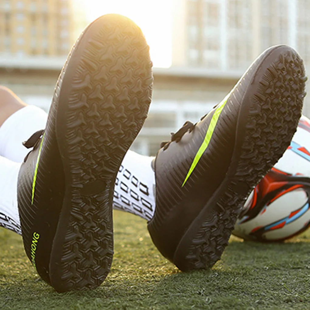 1 Pair Soccer Shoe Football Sneakers Breathable Rubber Washable Convenience Protective Wear-resistance Fine Workmanship