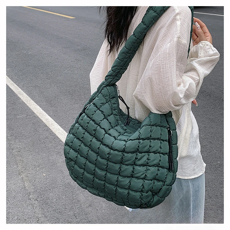 thumbnail image 1 of Bolso de mano acolchado de gran capacidad, bolso de compras informal, elegante, de nailon suave y morado, bolso de hombro acolchado, bolso de mano de tendencia simple para mujer, 1 of 5