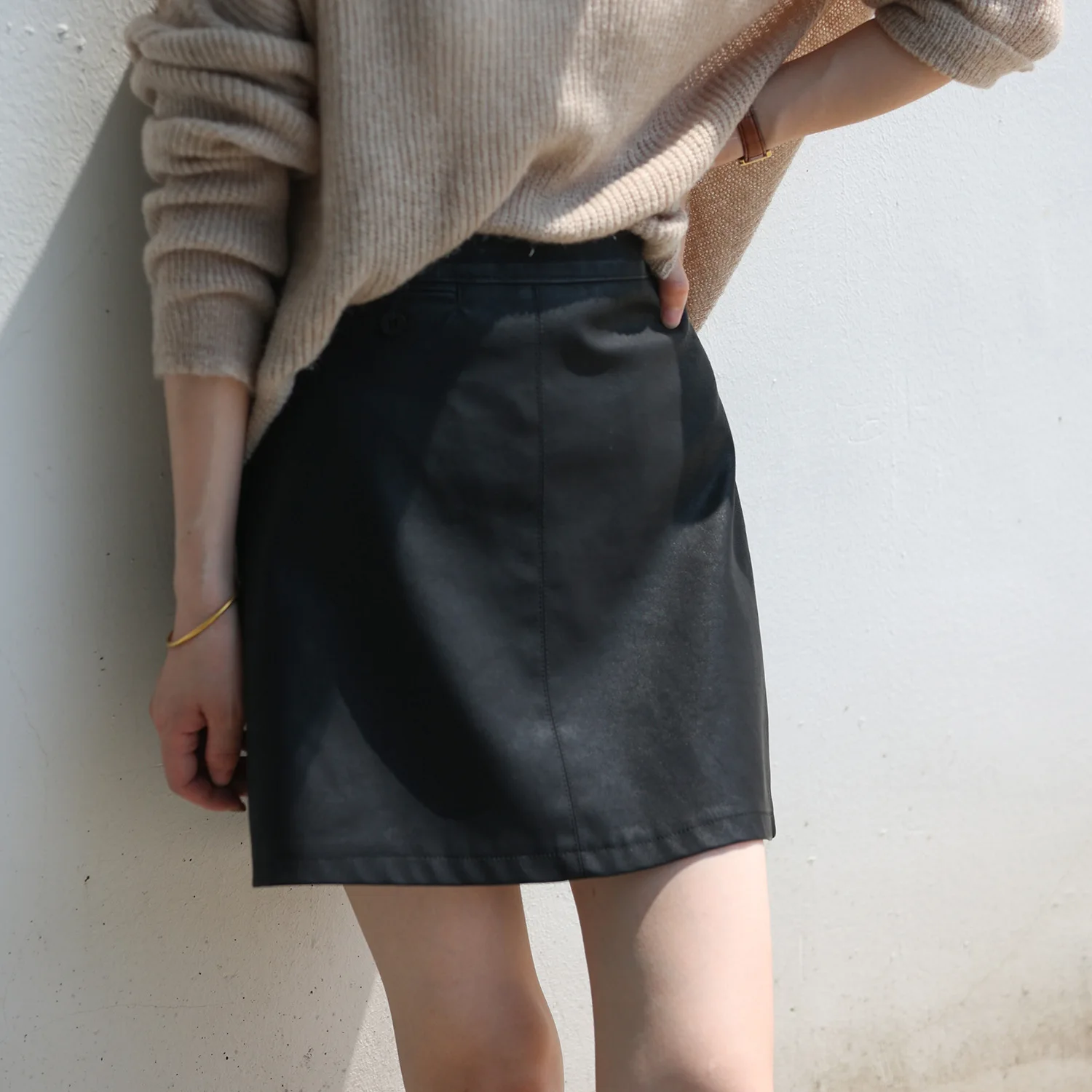 Matte PU leather short skirt for women 2022 Spring New Korean high waist show thin temperament short skirt white tennis skirt