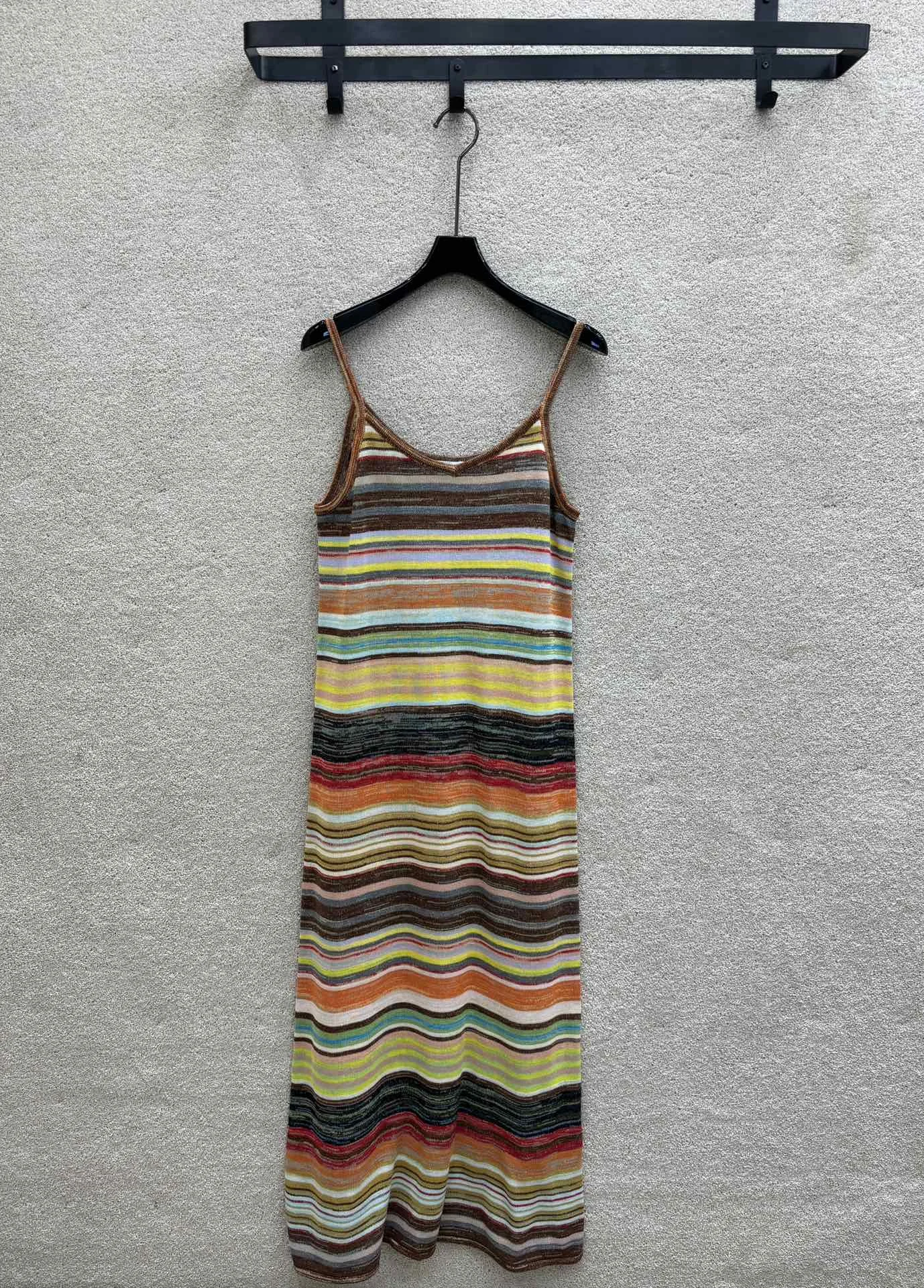 

New rainbow striped knit dress for spring/Summer 2024 04058