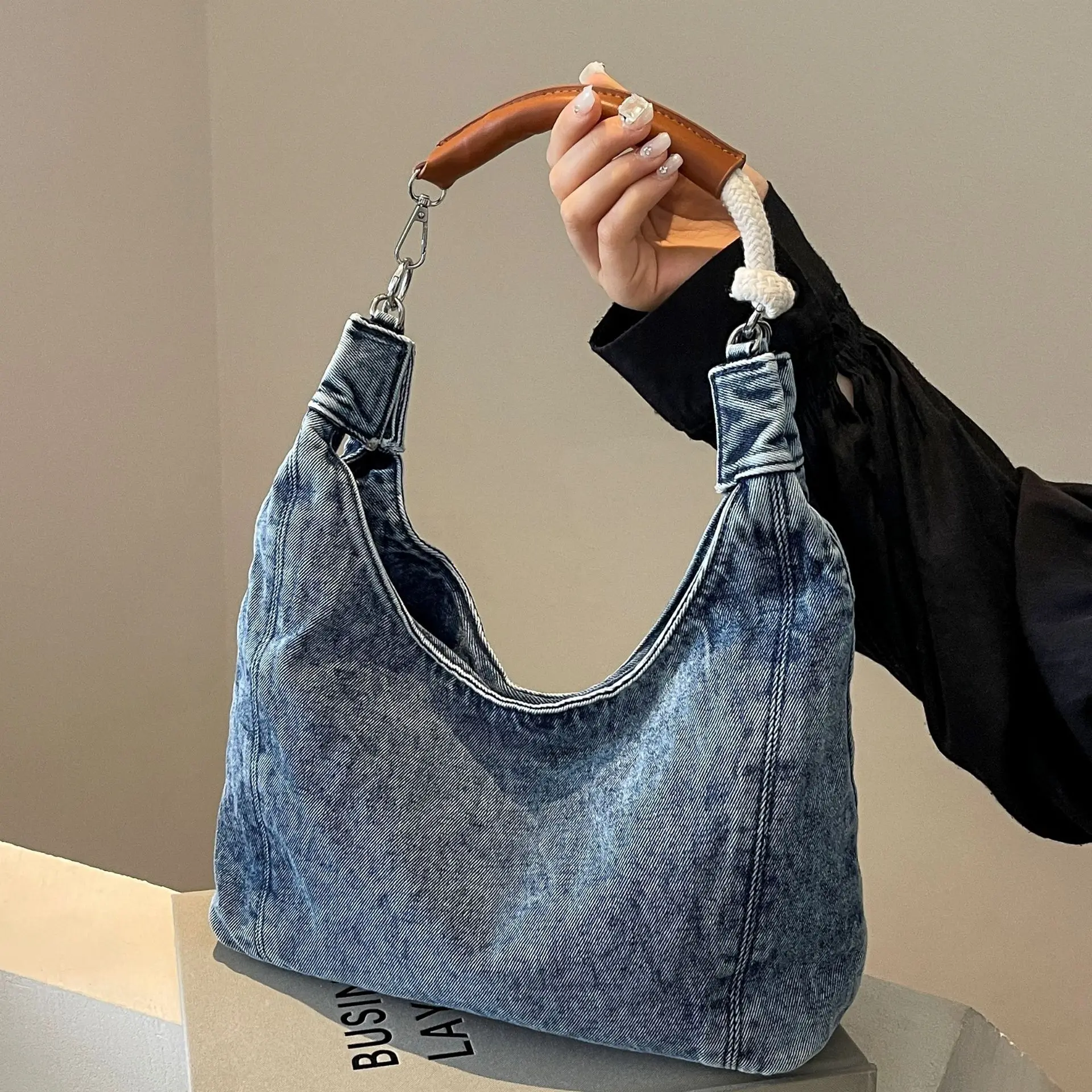 Casual Design Womne's Washed Denim Shoulder Bag Simple Female Commuter Underarm Bag Large Capacity Vintage Shopping Tote Bag