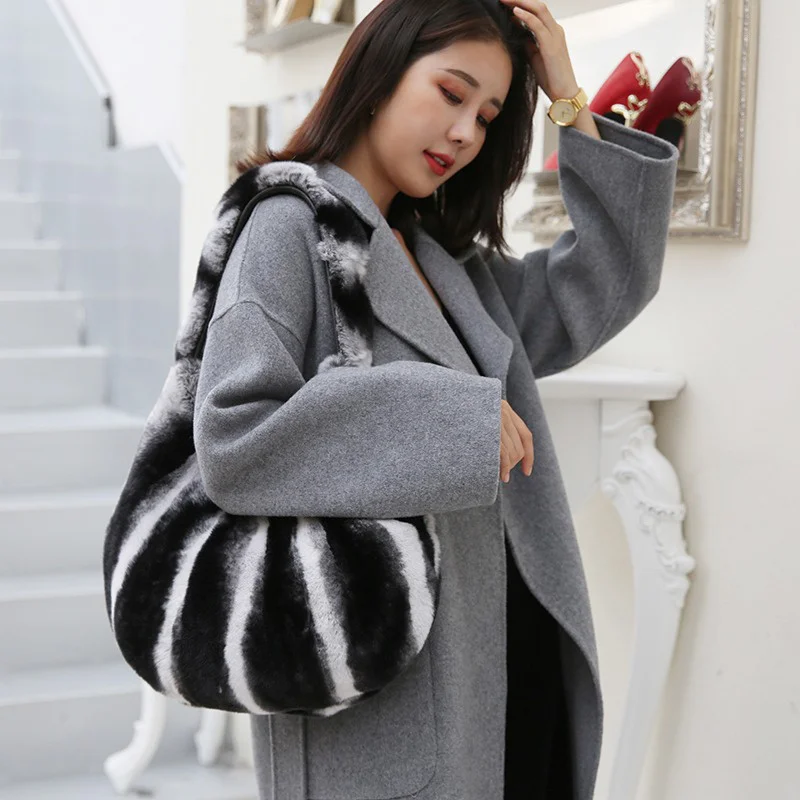 

New Handbag Imported Rex Rabbit Fur Dumpling Bag Large Capacity Ladies Fashion Trend Single Shoulder Fur Banquet Bag Autumn