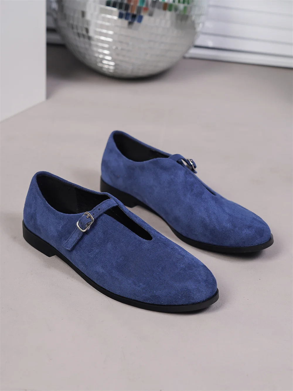 Ballerine blu in flock da donna con cinturini e punta rotonda_voghion.com
